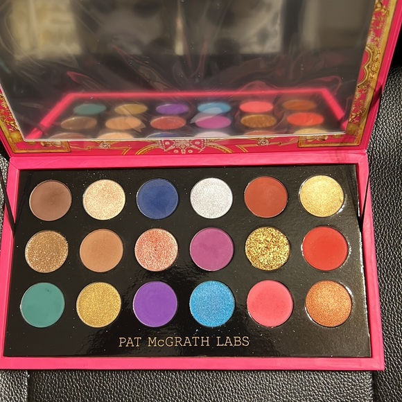 Pat McGrath Artistry Palette - Picture 2 of 2